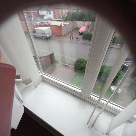 Private Rooms, 2 Showers In 3 Storey Hse, 25 Minutes Walk From Leicester City Centre Exterior foto