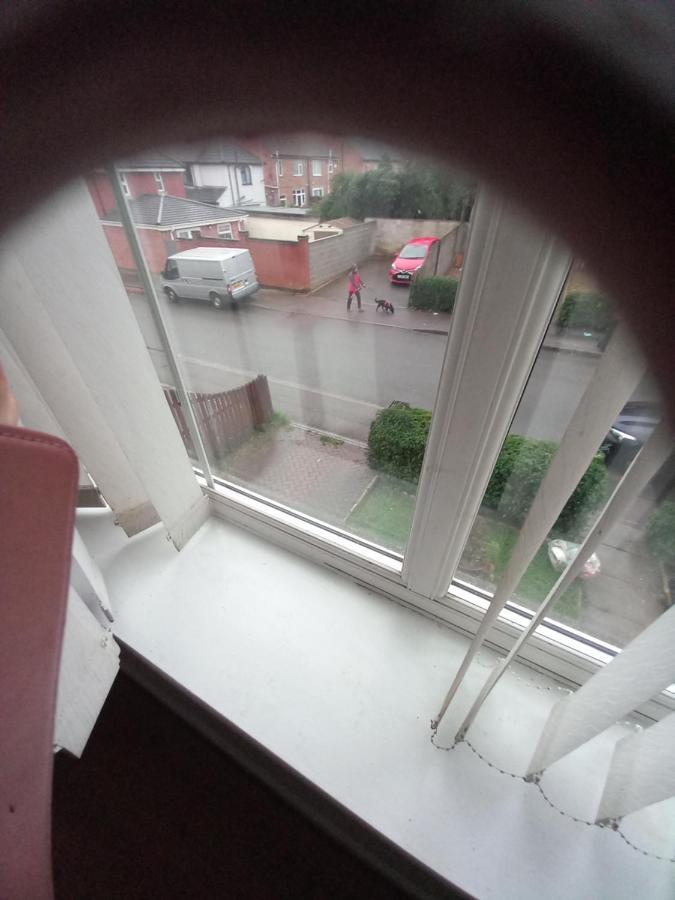 Private Rooms, 2 Showers In 3 Storey Hse, 25 Minutes Walk From Leicester City Centre Exterior foto